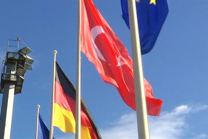 Proteste gegen Erdogan-Besuch in Berlin und zur Eröffnung der DITTIB-Zentralmoschee in Köln erwartet