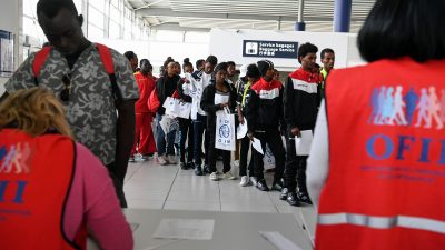 Deutschland nimmt Malta 60 Menschen von NGO-Schiffen ab