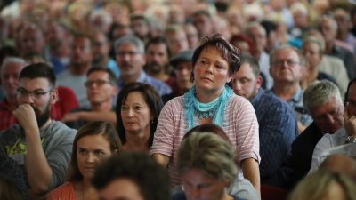 „Chemnitz ist weder grau noch braun“: Chemnitzer Bündnis ruft Bürger zu Engagement für friedliches Miteinander auf