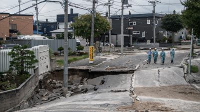 Schweres Erdbeben in Japan – Suche nach Überlebenden geht weiter