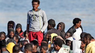 Kein Kompromiss zur Verlängerung von EU-Mission „Sophia“ – Italien will „gerettete“ Migranten nicht alle aufnehmen