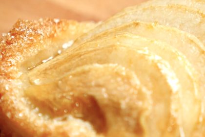 Birne auf Blätterteig