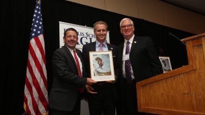 Bystron erhält renommierten Eagle Award von Trump-naher Stiftung