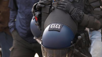 Protestaktion gegen die Corona-Beschränkungen: Polizei löst Demo der Bewegung Pro Chemnitz auf