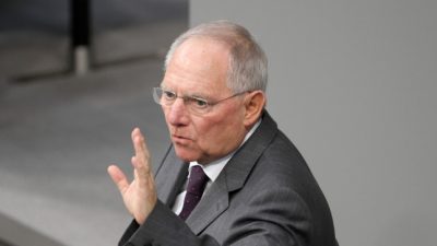 CSU kritisiert Schäuble: Wer ausreisepflichtig ist, muss wieder gehen