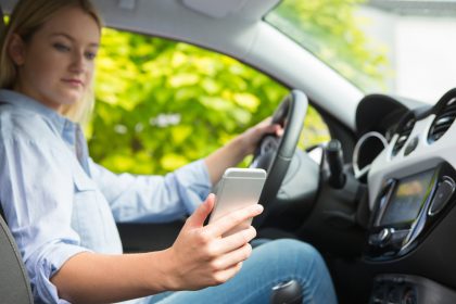 Polizei erwischt bei Aktionstag in wenigen Stunden 3.100 Handysünder
