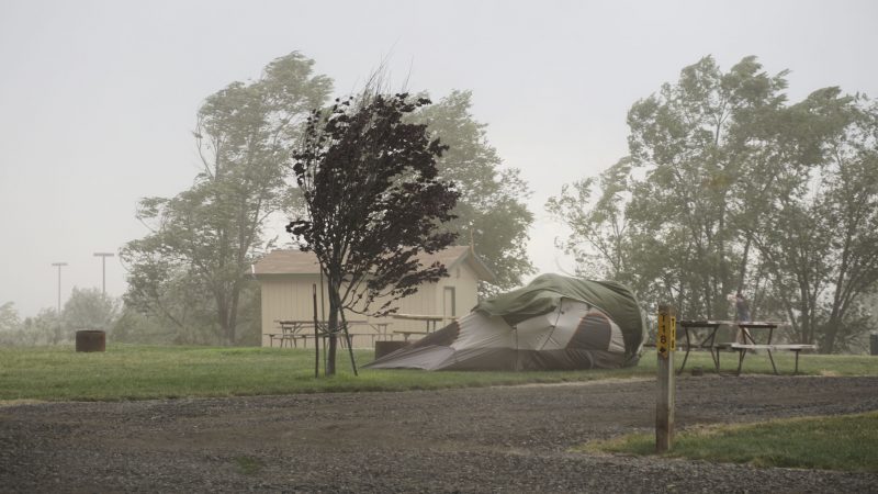 Sturmschäden: Vermutlich Tornado über dem Erzgebirge – Streckensperrungen bei der Bahn