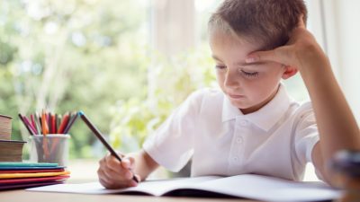 Lehrerverband verlangt Verbot von „Lesen durch Schreiben“