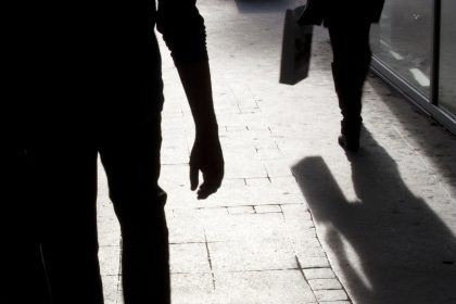 Männer mit Fünf-Tage-Bart: Tourist in Mönchengladbach überfallen und beraubt
