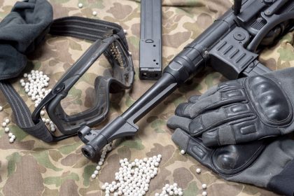Junge Männer mit Sturmgewehrattrappe lösen Polizeieinsatz in Bremen aus