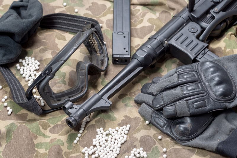 Junge Männer mit Sturmgewehrattrappe lösen Polizeieinsatz in Bremen aus