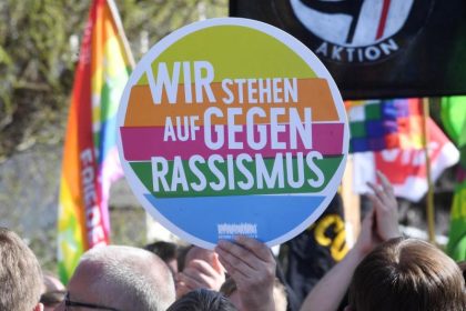 Demonstrationen und Friedensgebet nach Urteil im Kandel-Mordprozess