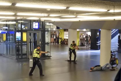 Messerattacke in Amsterdam: Zwei US-Bürger schwer verletzt – Afghane aus Deutschland niedergeschossen