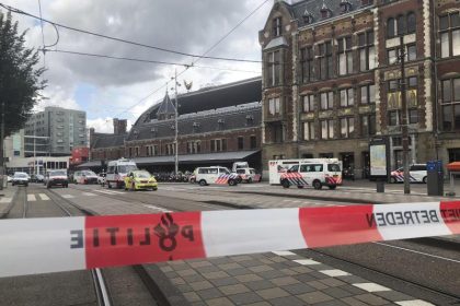 Messer-Attentat am Hauptbahnhof Amsterdam: Afghanischer Täter ist Asylbewerber aus Deutschland