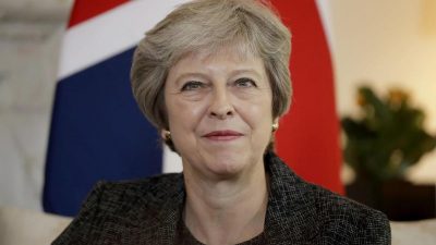 May warnt Brexit-Hardliner in ihrer Partei vor Austrittschaos