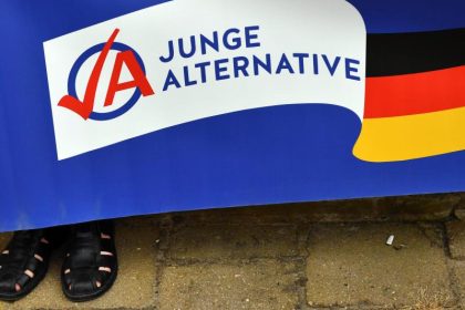 Linke Flugblätter gegen AfD-Mitglied im Wohngebiet fordern auf: “Rassist*Innen jagen!” – Politische Verfolgung in Deutschland?