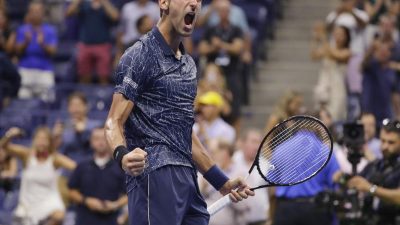 Djokovic mit Sieg gegen Federer-Bezwinger ins Halbfinale