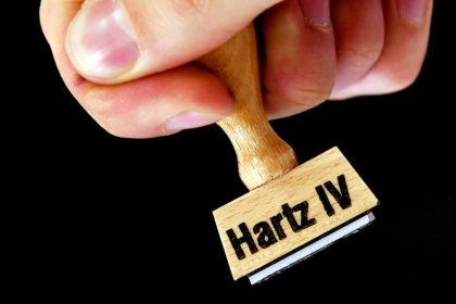 Jeder zehnte Hartz-IV-Bezieher seit 2005 bedürftig