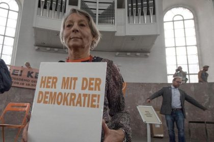 „Demokratie? Schön, wenn es sie gäbe“: KAS-Studie zeigt Misstrauen bei Ostdeutschen und AfD-Wählern