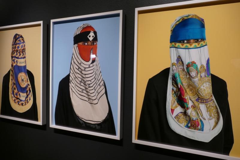 Hijab und Haute Couture: Muslimische Mode im Museum