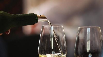 Deutsche geben Milliarden für Wein aus