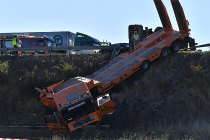 Unfall-Tragödie auf der A9 – vier Menschen sterben in Autowrack