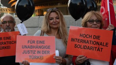 Steinmeier begrüßt Erdogan mit militärischen Ehren – Demos in Berlin
