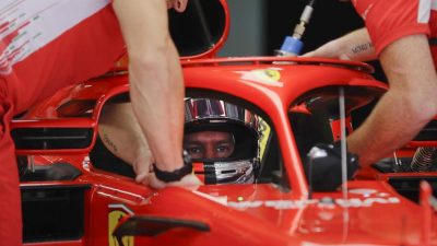Vettel mit Auftaktbestzeit in Sotschi – Hamilton Dritter
