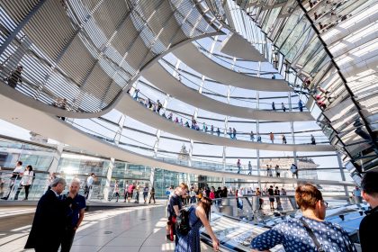 Steuereinnahmen sprudeln weiter: Ruf nach großer Reform