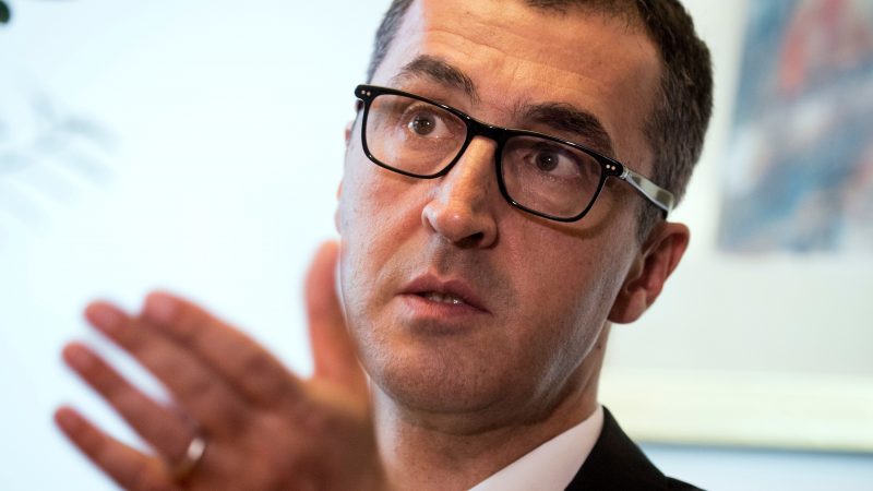 Klimaschutz-Ideologe Özdemir wirft Verkehrsminister Scheuer „ideologische Politik“ zu Lasten deutscher Autobauer vor