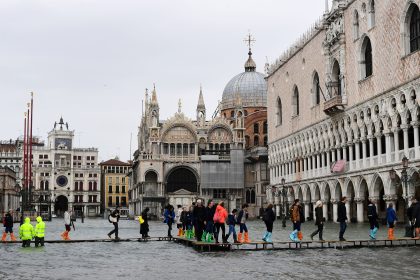 Nicht nur in Venedig ist „Land-unter“: Unwetter, 3 Tote und geschlossene Schulen in weiten Teilen Italiens