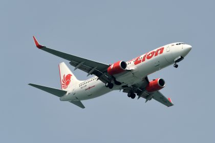 Indonesisches Passagierflugzeug mit mehr als 180 Menschen nach Start ins Meer gestürzt