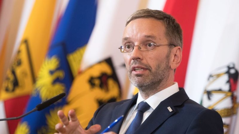 Österreichischer Innenminister fasst Kritikpunkte zum UN-Migrationspakt zusammen
