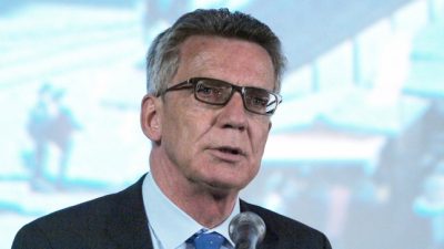 Bayerns Landkreispräsident wirft de Maiziere Beleidigung vor