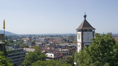 Gruppenvergewaltigung in Freiburg: Gegen Haupttatverdächtigten lag bereits ein Haftbefehl wegen sexuellen Delikten vor