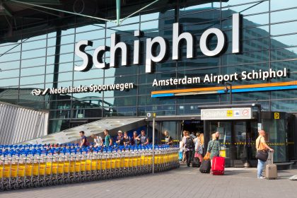 Niederländische Kampfjets begleiten Passagiermaschine nach Kampf im Flugzeug