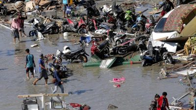 Verzweifelte Suche nach Tsunami-Überlebenden