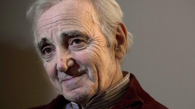 Abschied von Charles Aznavour in armenischer Kathedrale in Paris