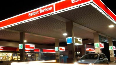 Bewaffneter nach Bedrohung von Tankstellen-Mitarbeiterin in Bochum festgenommen