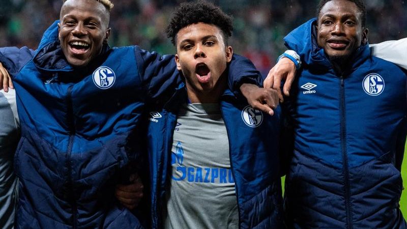 Große Gefühle bei Schalke-Matchwinner McKennie und Höwedes
