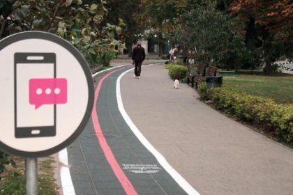 „Smombies“: Fußwege nur für Smartphone-Gucker