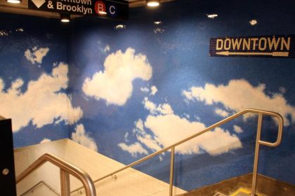 Neues Mosaik von Yoko Ono in ihrer New Yorker U-Bahn-Station