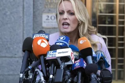 Stormy Daniels muss Trump Anwaltskosten von knapp 300.000 Dollar erstatten