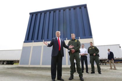 Trump reist in Machtprobe um Mauerbau an die mexikanische Grenze