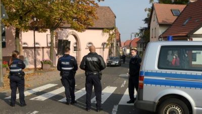 Nach Scheren-Attacke und Polizeischüssen in Kirchheim: Obduktion der Leichen steht an