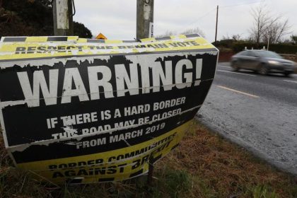 Nordirland-Staatssekretär wegen Brexit-Deals zurückgetreten