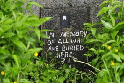 Irland lässt nach hunderten Kinder-Leichen in ehemaligen Heim der katholischen Kirche suchen