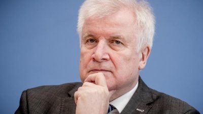 Seehofer bedauert Merkel-Verzicht für CDU-Vorsitz