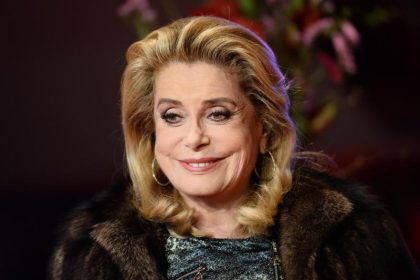 Catherine Deneuve lässt Luxus-Kleider versteigern