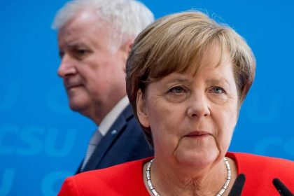 Merkels Rückzug befeuert Debatte über Seehofer